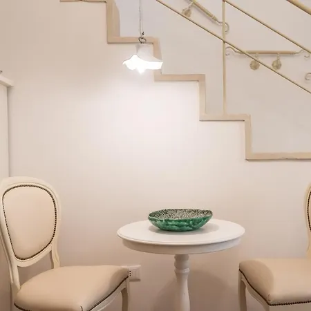 Le Nicchie Luxury Bed & Breakfast 2*