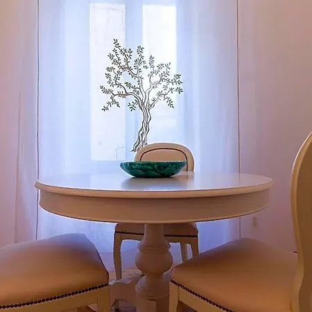 Le Nicchie Luxury Bed & Breakfast 4*
